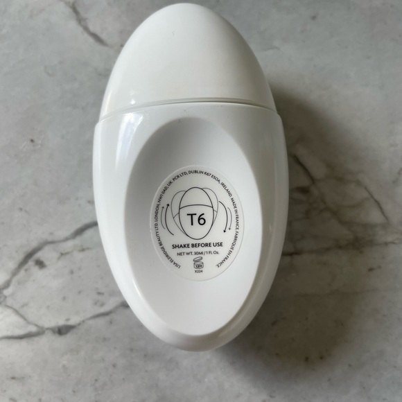 Lisa Eldridge Seamless Skin Enhancing Tint - Picture 3 of 3